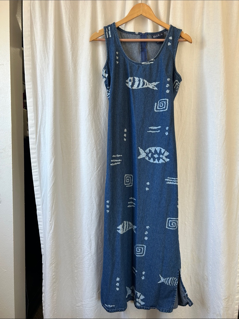 Vintage Indigo Fish-Print Sleeveless Maxi Dress - Blue